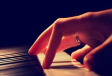 [国际足球]西马康造点 索博斯洛伊主罚一蹴而就.